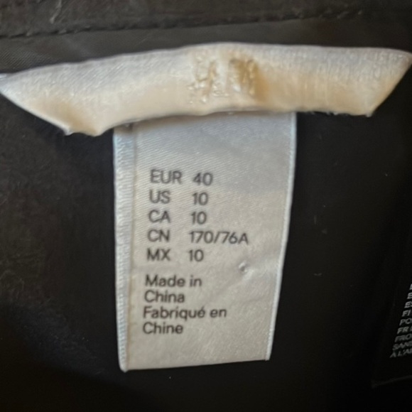 H&M Black A-Line Pleated Sateen Floral print skirt size 10 - Picture 2 of 16